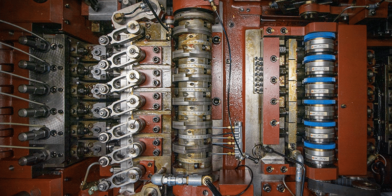 Complete die assembly 